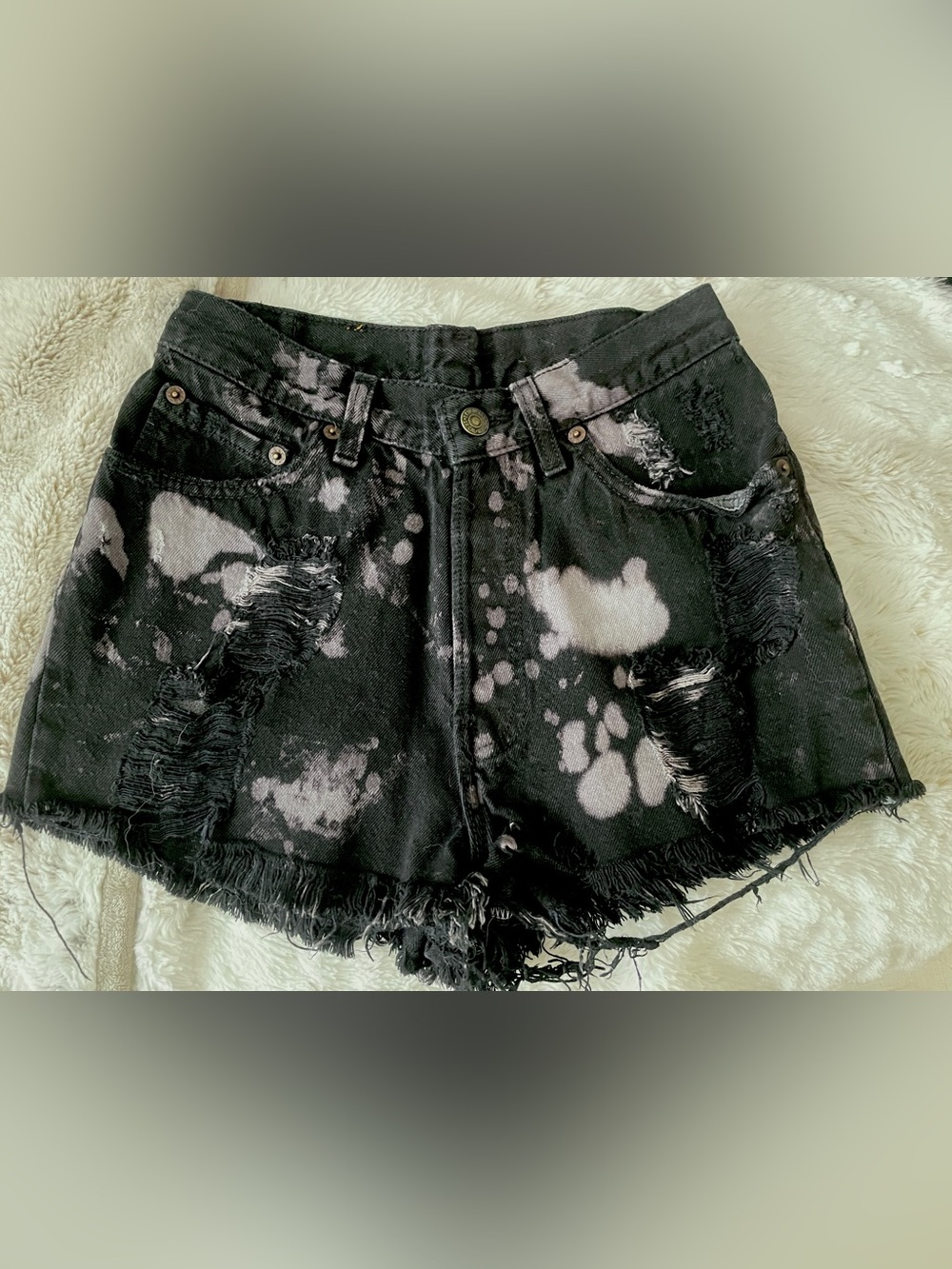 Distressed Urban Outfitters Black acid wash Levi festival short